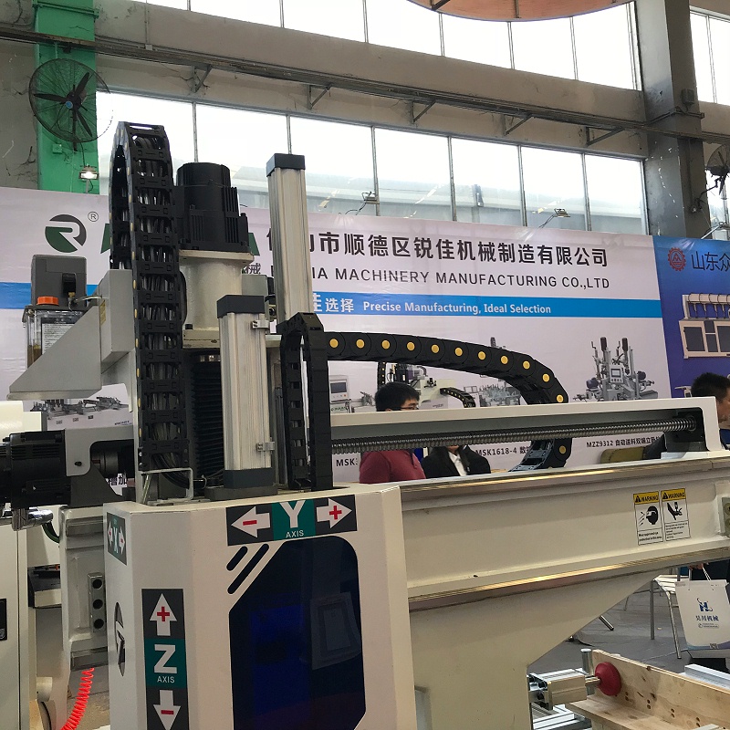歐拓拉手廠家專業(yè)生產(chǎn)拉手,內(nèi)波紋手輪,背波紋手輪,橢圓拉手,膠木拉手,方形拉手 歐拓拉手廠家專業(yè)生產(chǎn)拉手,內(nèi)波紋手輪,背波紋手輪,橢圓拉手,膠木拉手,方形拉手